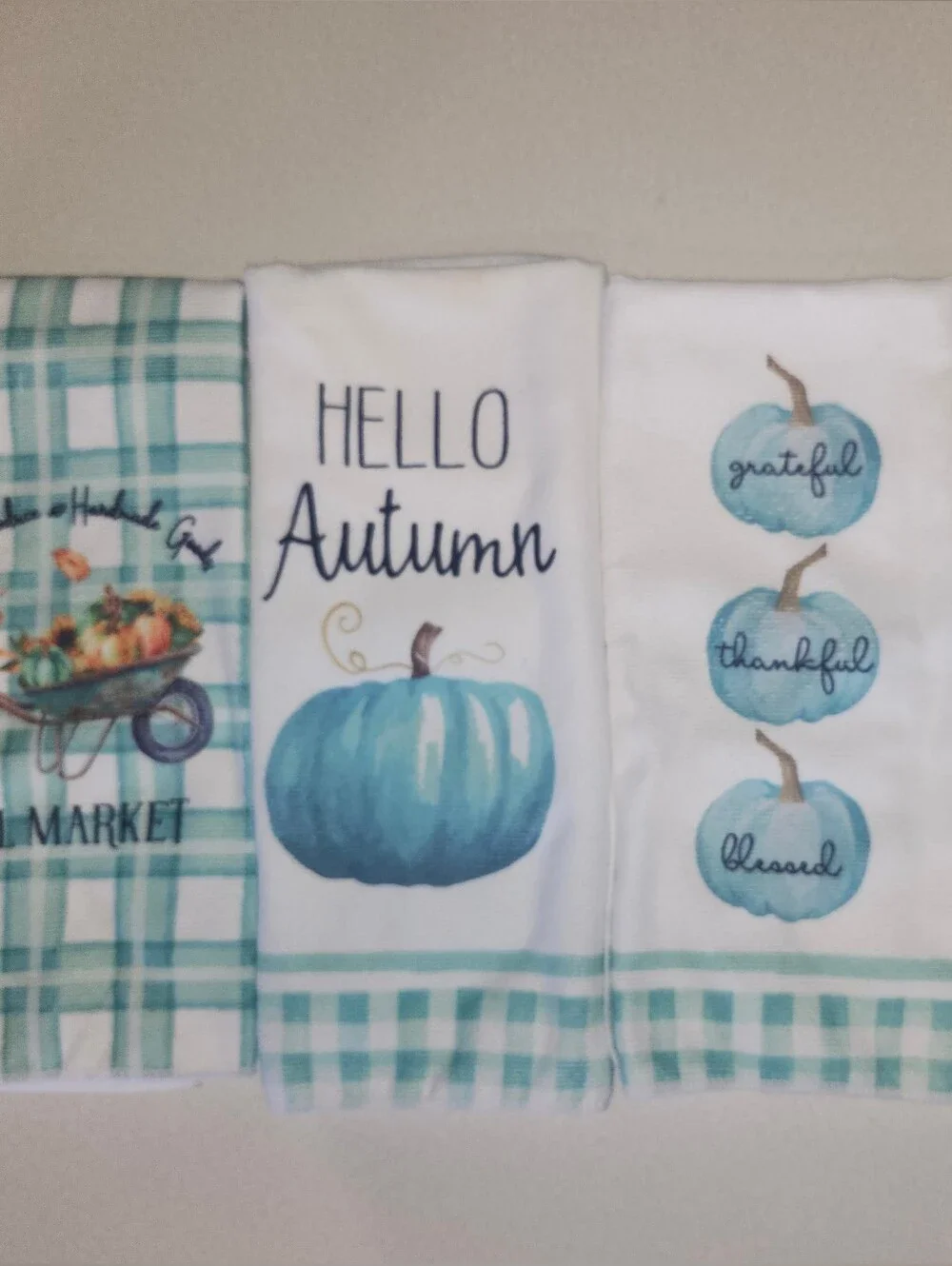 Set Of 4 Teal Pumpkin Microfiber Kitchen Towels, Only Used 1 Season